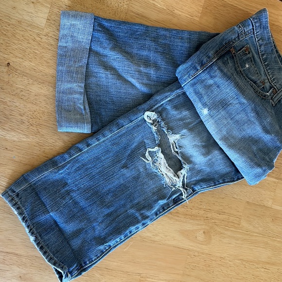American Eagle Boy Fit Distressed Capris / Ankle Jeans Sz 6 - Picture 5 of 5